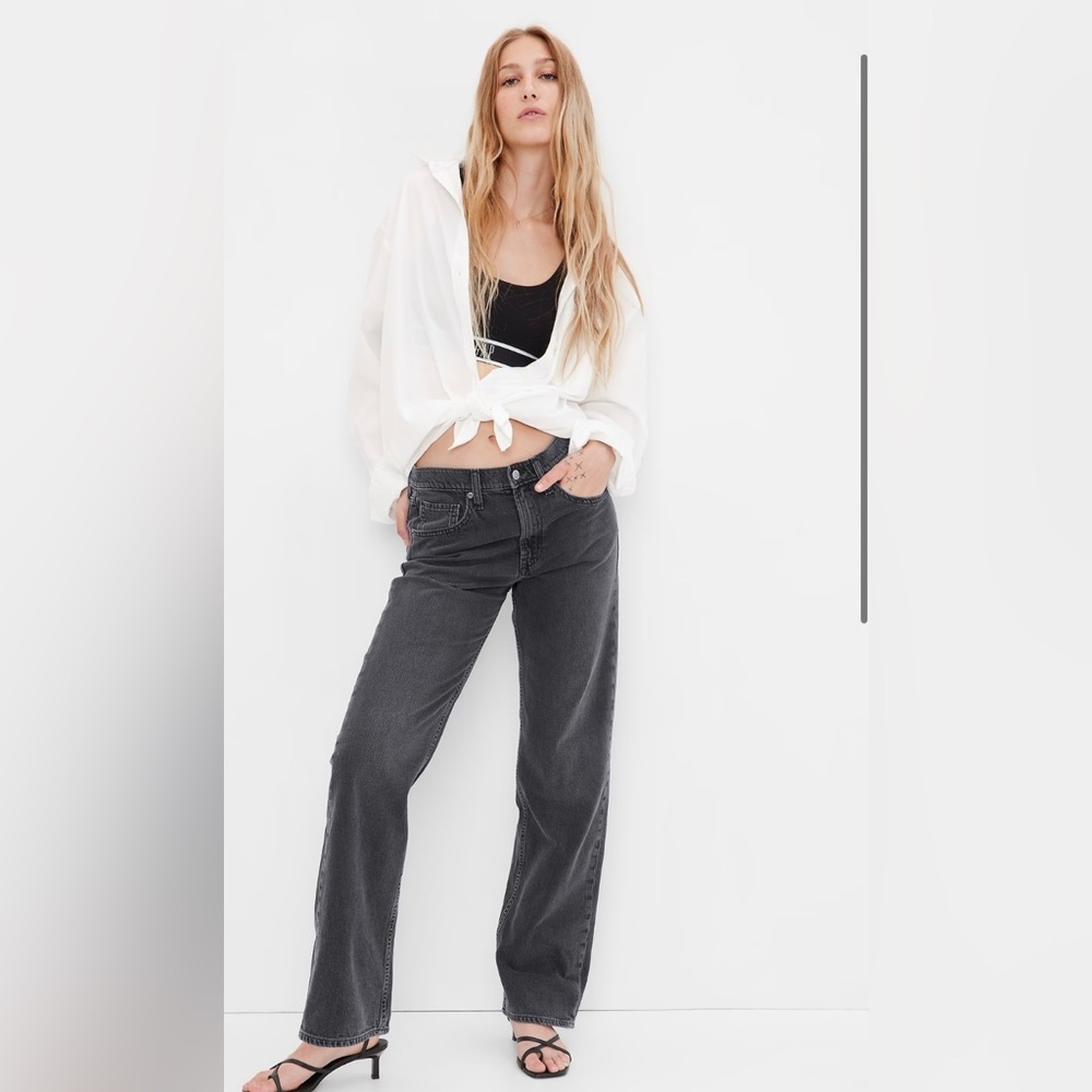 Gap Mid Rise Organic Cotton ‘90s Loose Jeans with Washwell in Size 27/4R.
